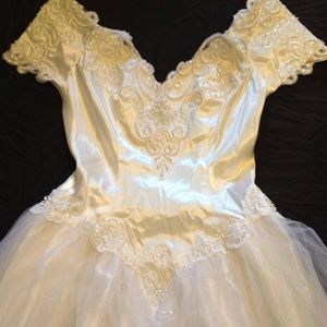 Princess ballgown/wedding dress